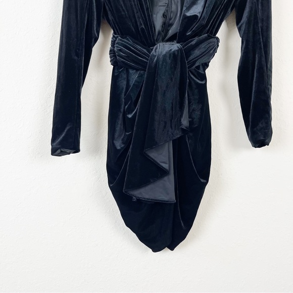 House of CB Dress Farrah Black Velvet Plunge Mini Dress Size Medium - Picture 3 of 7